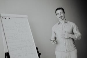 Financial Educator: Couples Should Discuss Money Early in Relationships
