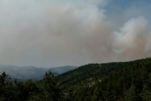 Wildfire south of Colorado Springs grows to 7,300 acres with no containment