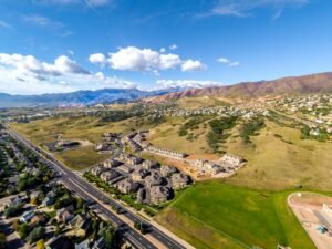 Mountain Home Prices Hold Steady Despite Fewer Sales, High-End Properties Drive Market