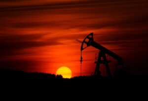Global Oil Reserves Declining Sharply as Strait of Hormuz Closure Persists